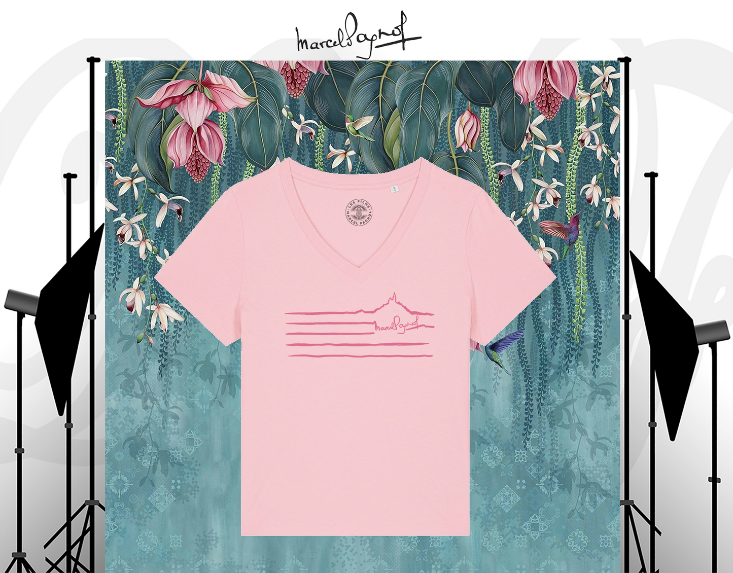 T-shirt Col V Marinière Rose Pink en Coton Bio - Élégance et Tradition par Marcel Pagnol | Mode Écoresponsable